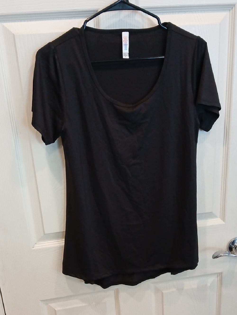 LuLaRoe Black Short Sleeve Scoop Neck Tee